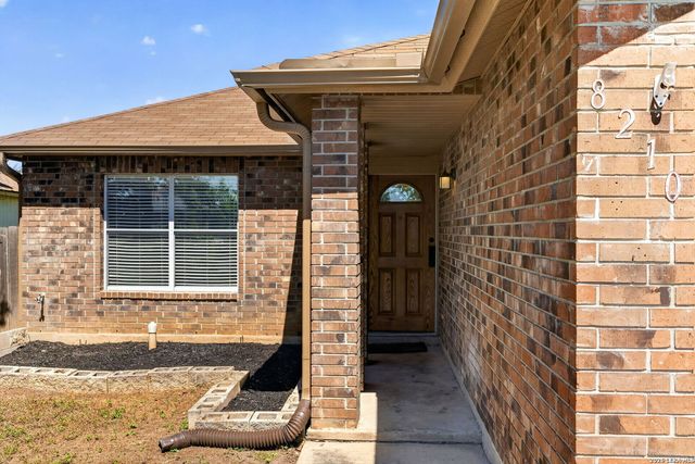 8210 LONGHORN RIDGE DR, Converse, TX 78109