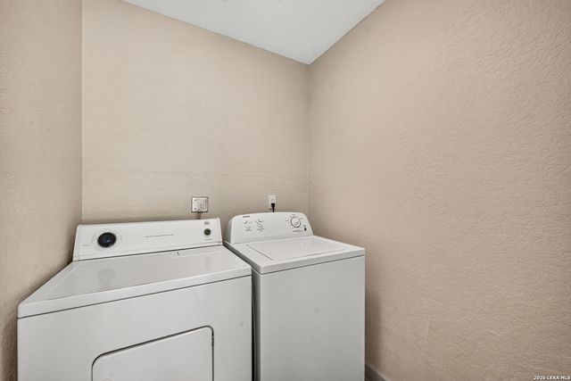 8210 LONGHORN RIDGE DR, Converse, TX 78109
