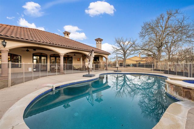 101 Hopewell CIR, Georgetown, TX 78628