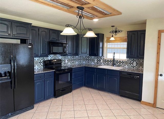 826 Gilliland Road, Springtown, TX 76082