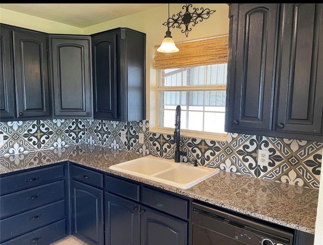 826 Gilliland Road, Springtown, TX 76082