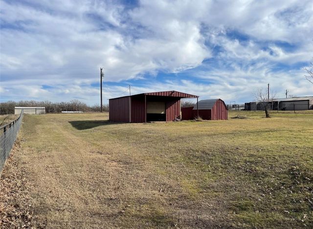 826 Gilliland Road, Springtown, TX 76082