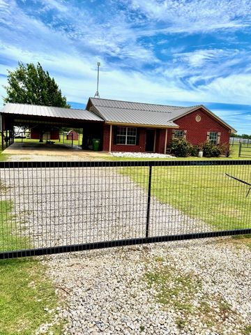 826 Gilliland Road, Springtown, TX 76082