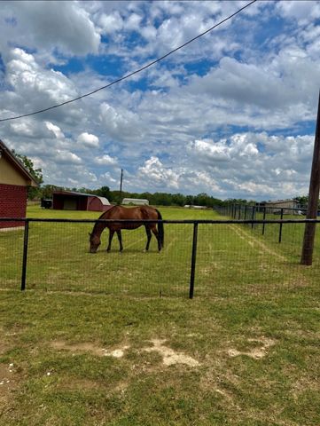 826 Gilliland Road, Springtown, TX 76082