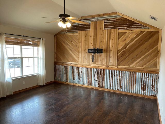 826 Gilliland Road, Springtown, TX 76082