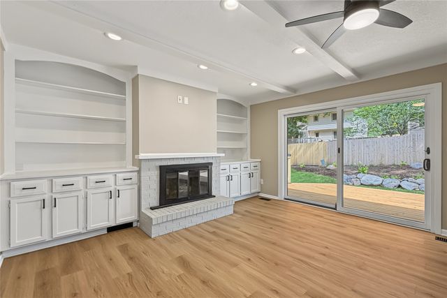 1007 Woodland Park Drive, West Des Moines, IA 50266