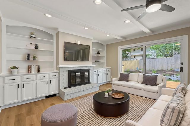 1007 Woodland Park Drive, West Des Moines, IA 50266