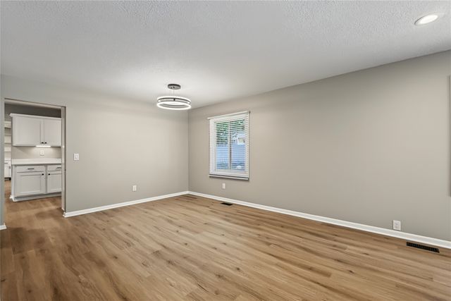 1007 Woodland Park Drive, West Des Moines, IA 50266