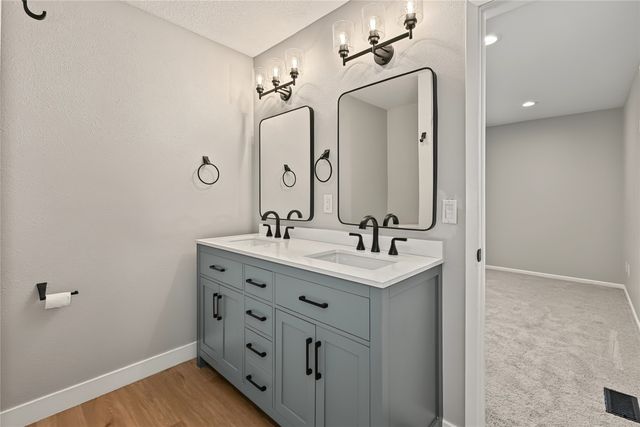 1007 Woodland Park Drive, West Des Moines, IA 50266