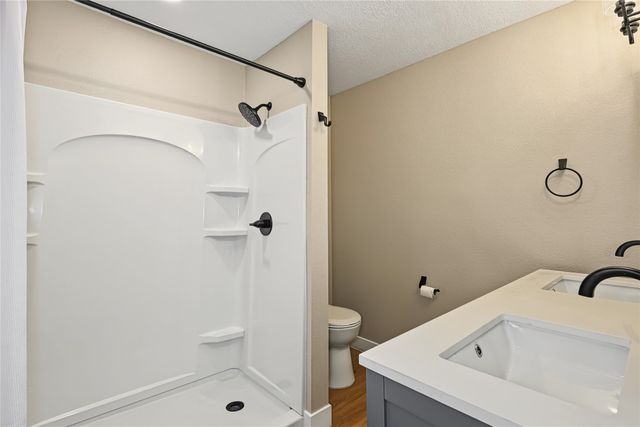 1007 Woodland Park Drive, West Des Moines, IA 50266