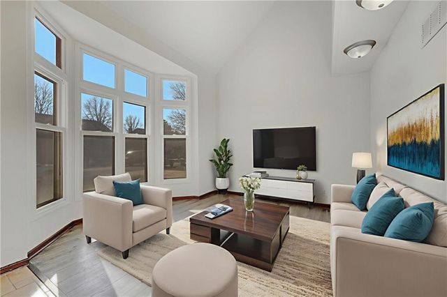 8300 W 148TH Street, Overland Park, KS 66223