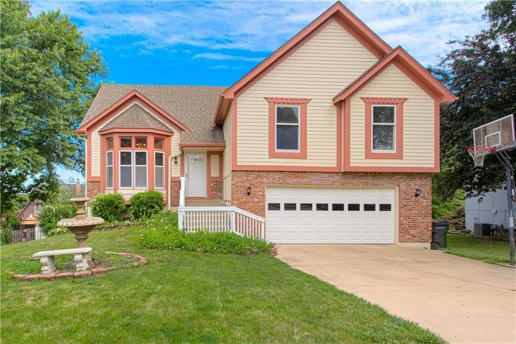 8300 W 148TH Street, Overland Park, KS 66223