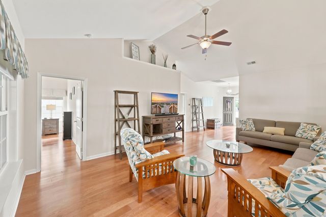 523 Trafalgar Ct., Conway, SC 29526