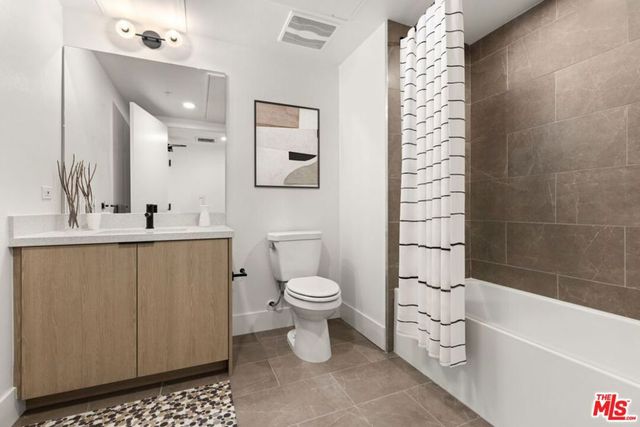 7617 Santa Monica Boulevard 215, West Hollywood, CA 90046
