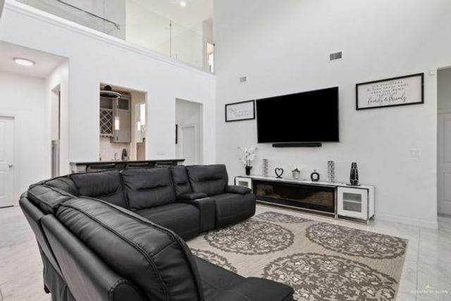 112 Highland Avenue, Edcouch, TX 78538