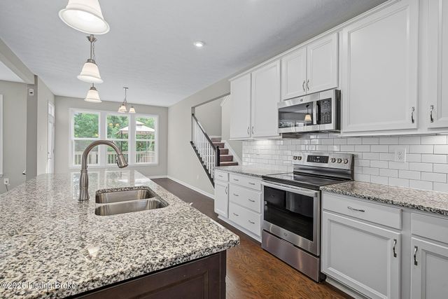 18105 Bridle Run Dr, Louisville, KY 40245