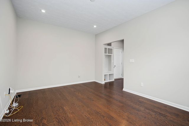 18105 Bridle Run Dr, Louisville, KY 40245