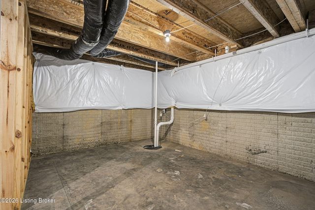 18105 Bridle Run Dr, Louisville, KY 40245