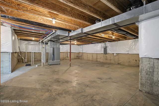 18105 Bridle Run Dr, Louisville, KY 40245