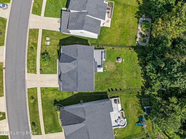 18105 Bridle Run Dr, Louisville, KY 40245