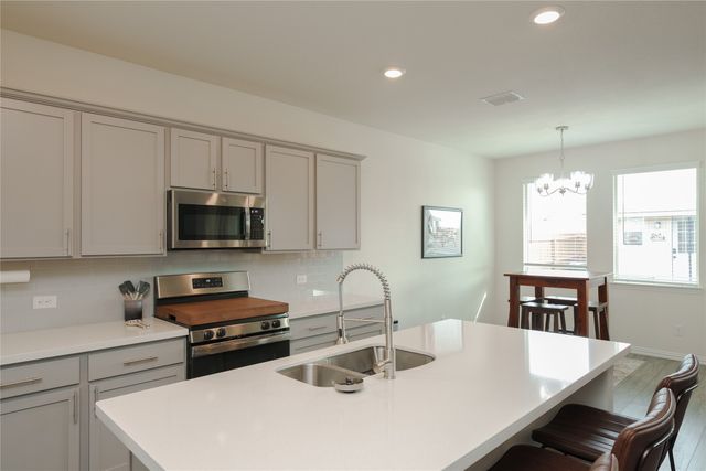 677 Ridgeback Trail, Fort Worth, TX 76052