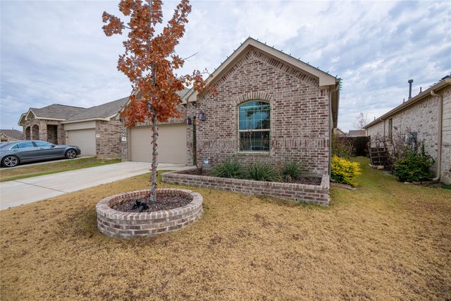 677 Ridgeback Trail, Fort Worth, TX 76052