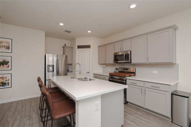 677 Ridgeback Trail, Fort Worth, TX 76052