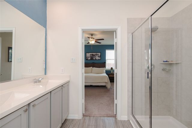 677 Ridgeback Trail, Fort Worth, TX 76052