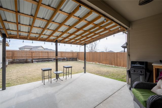 677 Ridgeback Trail, Fort Worth, TX 76052