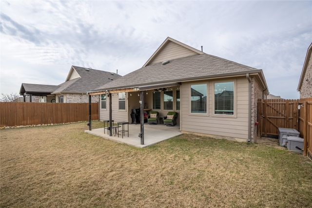 677 Ridgeback Trail, Fort Worth, TX 76052