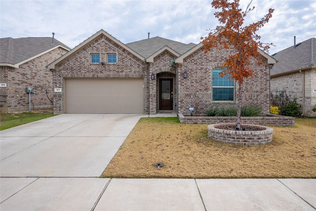 677 Ridgeback Trail, Fort Worth, TX 76052