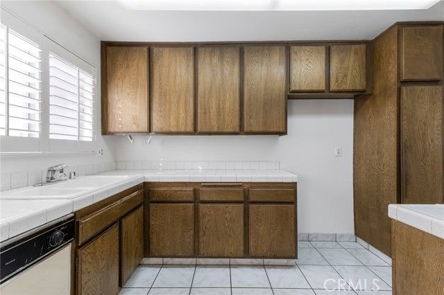 19545 Sherman Way 47, Reseda (los Angeles), CA 91335