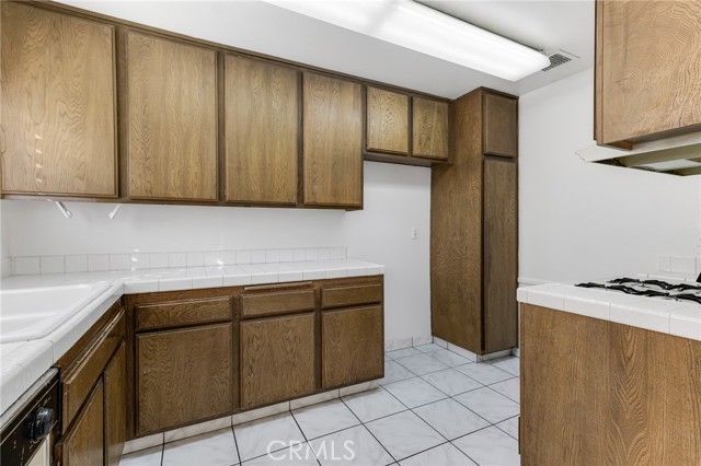 19545 Sherman Way 47, Reseda (los Angeles), CA 91335