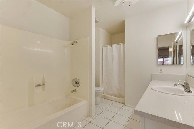 19545 Sherman Way 47, Reseda (los Angeles), CA 91335