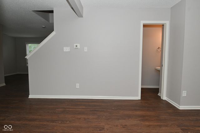 647 Hickory Pine Drive, New Whiteland, IN 46184