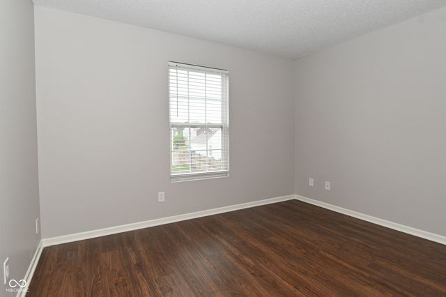 647 Hickory Pine Drive, New Whiteland, IN 46184