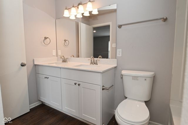 647 Hickory Pine Drive, New Whiteland, IN 46184