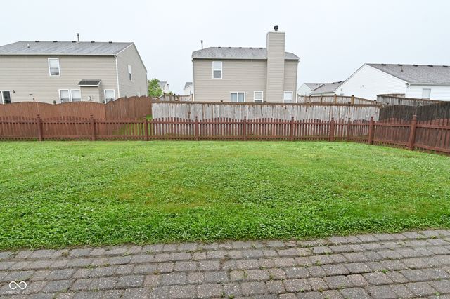 647 Hickory Pine Drive, New Whiteland, IN 46184