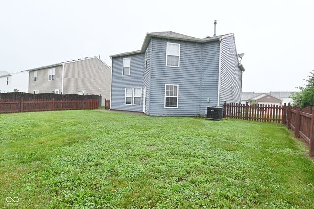 647 Hickory Pine Drive, New Whiteland, IN 46184