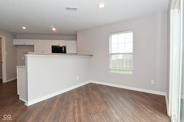 647 Hickory Pine Drive, New Whiteland, IN 46184