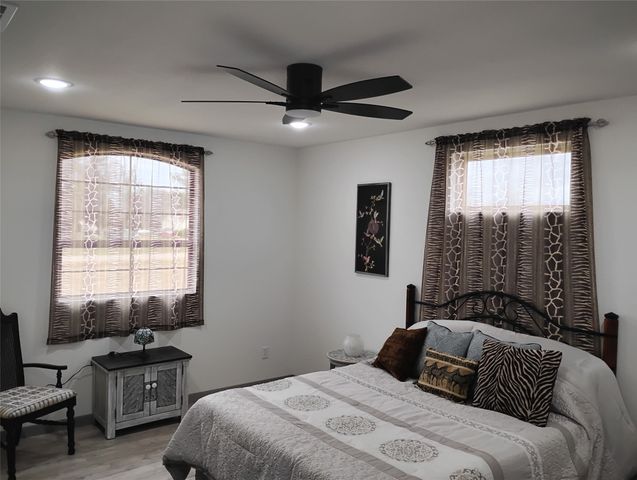 1999 VZ County Road 3103, Edgewood, TX 75117