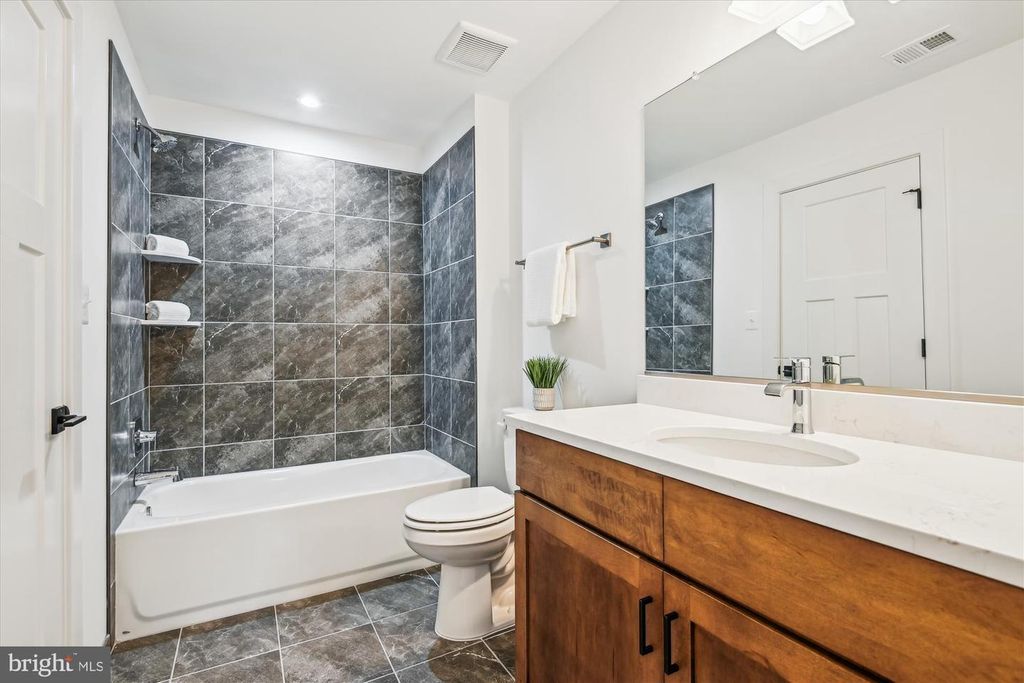 Image 32 of property listing at 1603 WINCHESTER RD, Annapolis, MD 21409