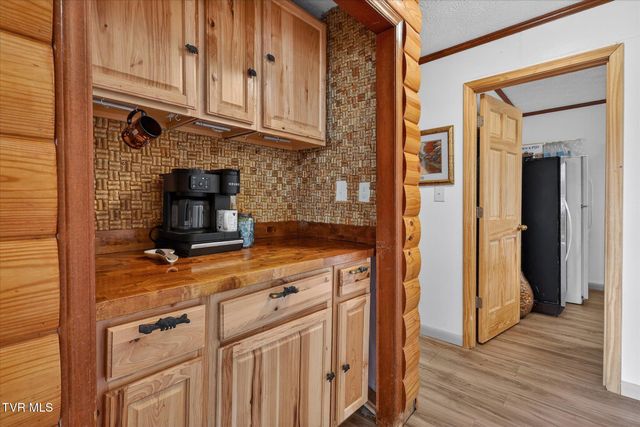 135 Hiddenwood Drive, Mountain City, TN 37683