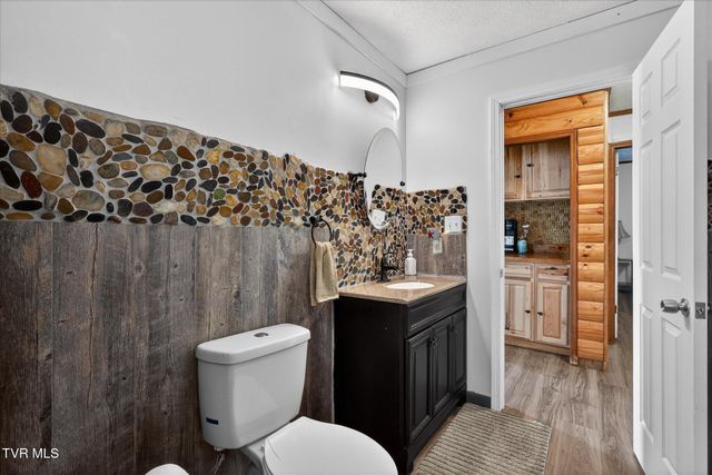 135 Hiddenwood Drive, Mountain City, TN 37683