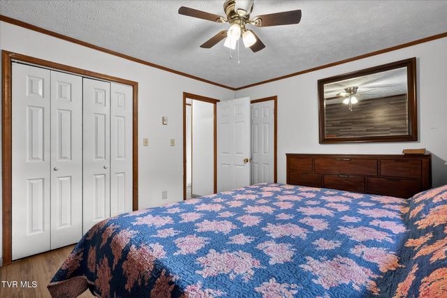 135 Hiddenwood Drive, Mountain City, TN 37683