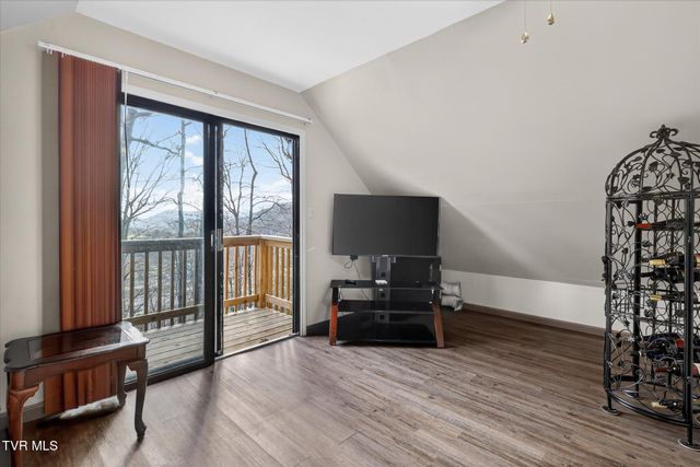 135 Hiddenwood Drive, Mountain City, TN 37683
