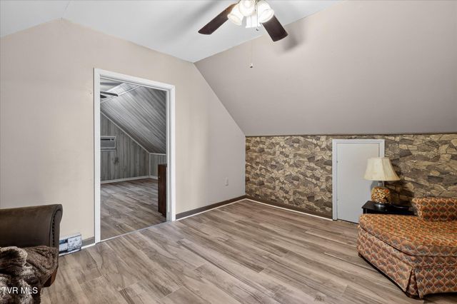 135 Hiddenwood Drive, Mountain City, TN 37683