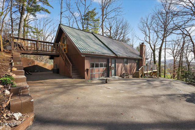 135 Hiddenwood Drive, Mountain City, TN 37683