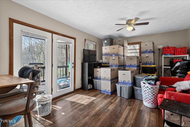 135 Hiddenwood Drive, Mountain City, TN 37683