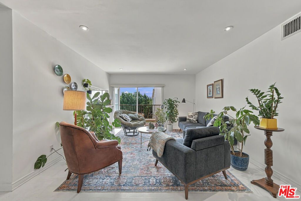 949 N Kings Road 309, West Hollywood, CA 90069 — photo 2